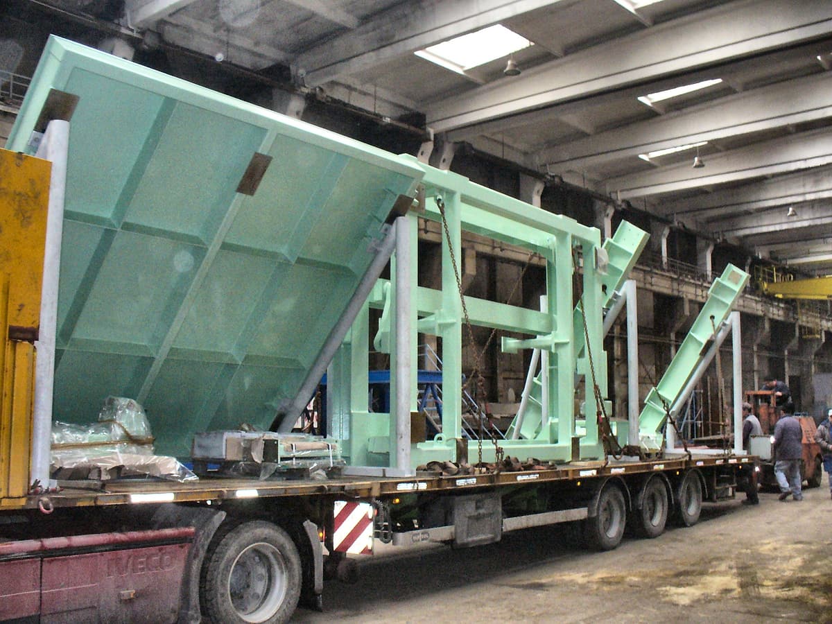 Oversize road transport